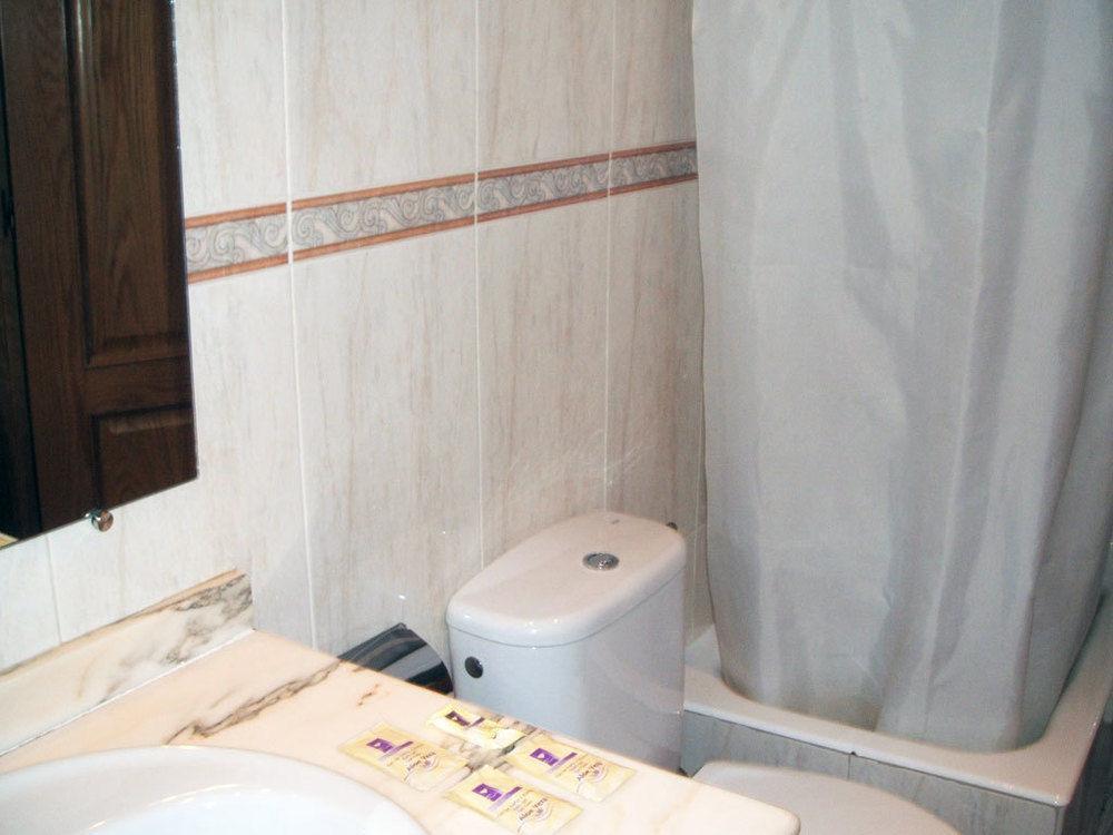 Hostal Centro Toledo Buitenkant foto